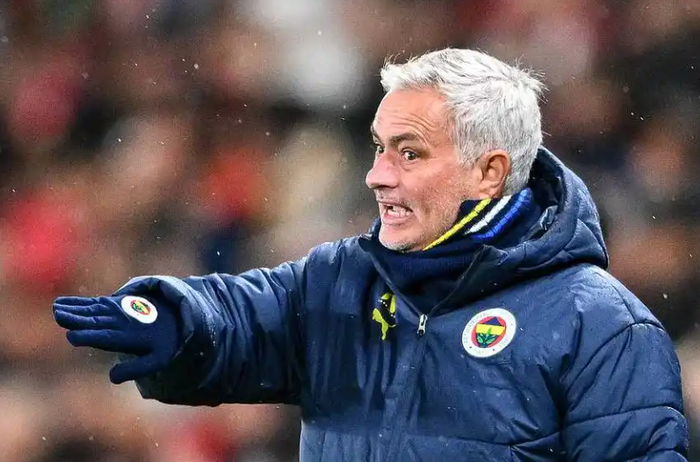 大反转！穆帅突爆争议发言！矛头直指皇马，球迷：这次支持他