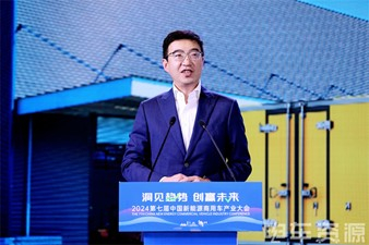 德力新能源执行副总裁兼营销公司总经理江峰携新品——大力牛魔王d08