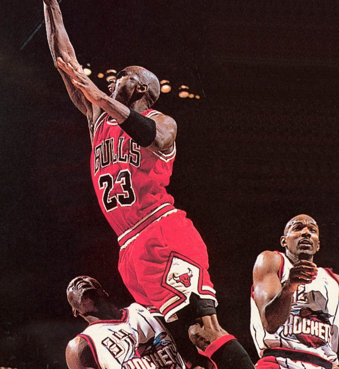 乔丹的的后仰跳投是绝技,朴实无华,但很难学,还致命|绝技|乔丹|防守者