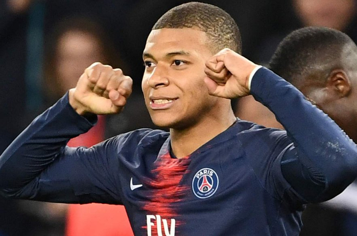 不能,那c罗呢?|姆巴佩|梅西|c罗_新浪新闻