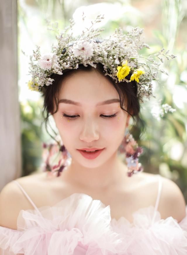 UFC中国举牌宝贝,95后甜美系小姐姐王晶晶