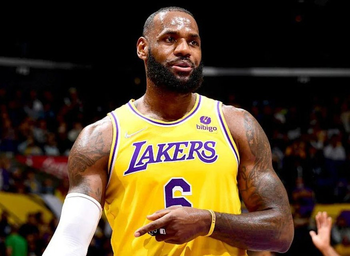 39岁詹姆斯的风险:随着年龄的增加,实力下滑,只能是二当家?