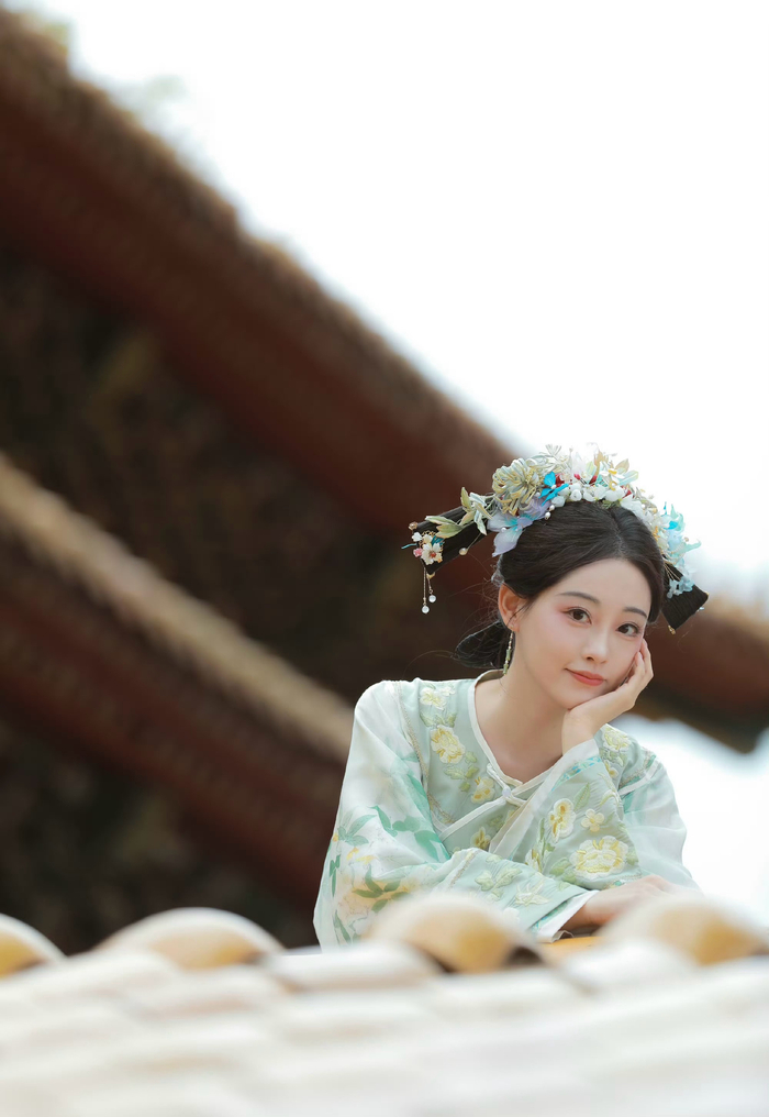 祝绪丹古风写真,天真浪漫笑容甜美,穿越时空的旅程__财经头条
