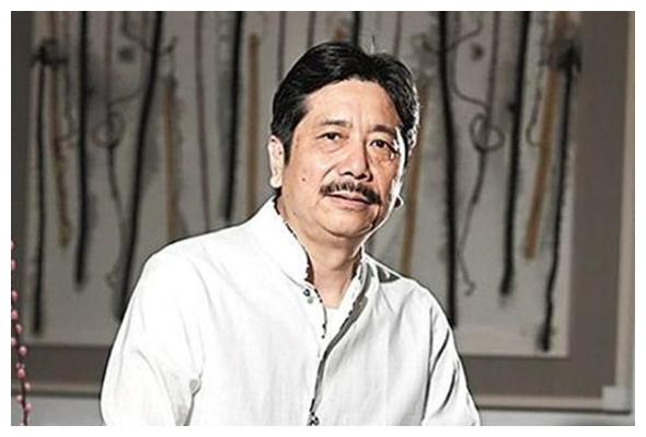 鲁迅之孙周令飞:长相性格都酷似爷爷,为何一度靠卖爆米花为生?