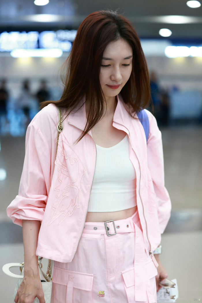 原来江疏影的造型是这么来的俊美的容颜加上轻松的穿搭