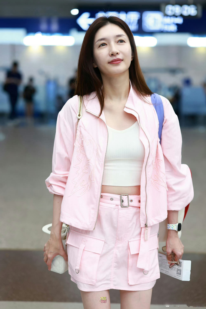 原来江疏影的造型是这么来的俊美的容颜加上轻松的穿搭