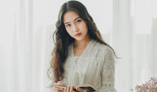 性格恬淡，让人久处不厌的4星座女