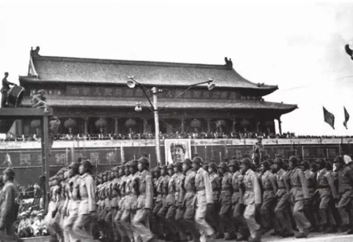 70张老照片回顾1949年开国大典前后的历史画面,部分照片首次公开_新浪新闻