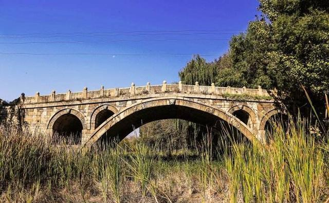中国古建筑博物馆——这座800多岁的石桥，至今仍车来车往__财经头条__新浪财经