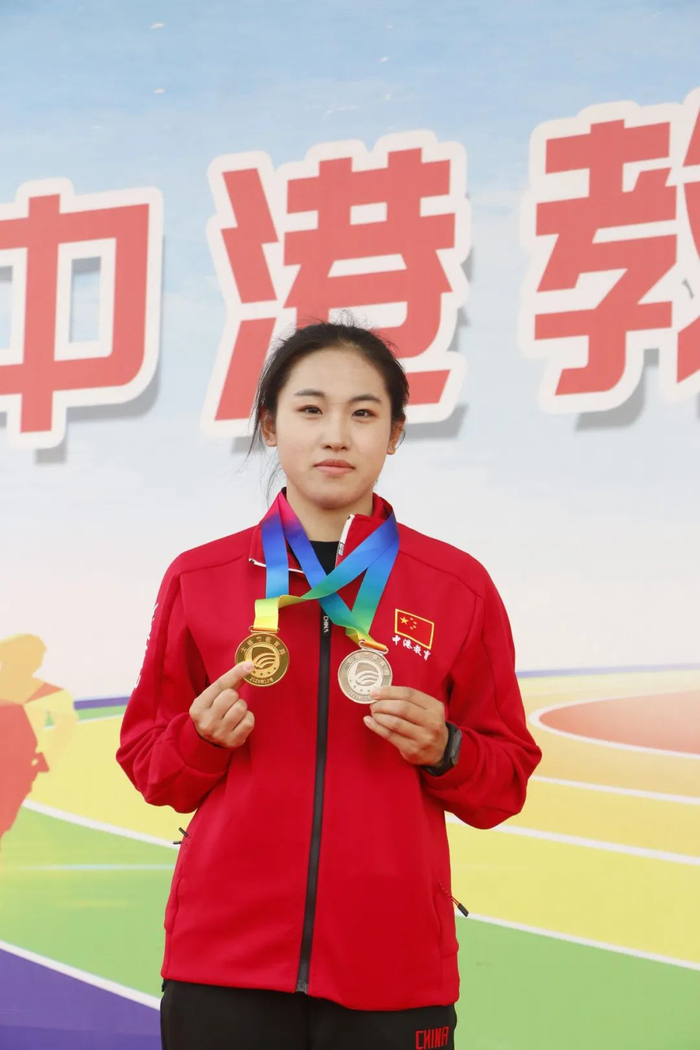 大连中港通关职业技术学校驰骋赛场喜获佳绩