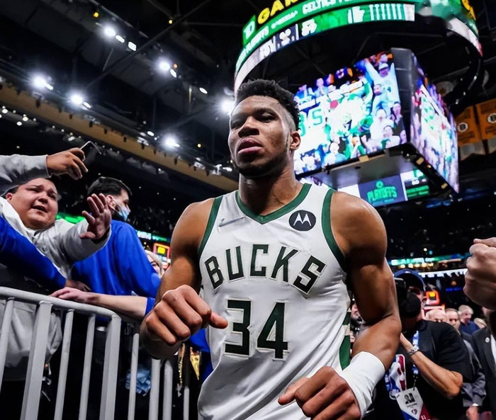 雄鹿队赛季至今的战绩并不理想|利拉德|雄鹿|兼容_新浪新闻