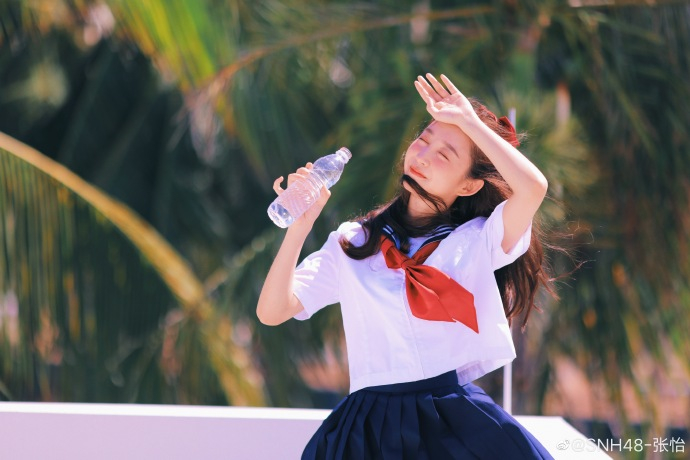 偶像美少女SNH48-张怡迷人清纯写真美照