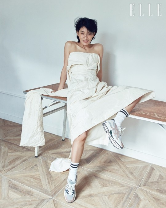 韩国女艺人金瑞亨最新杂志写真曝光|金瑞亨|杂志|韩国女艺人_新浪新闻