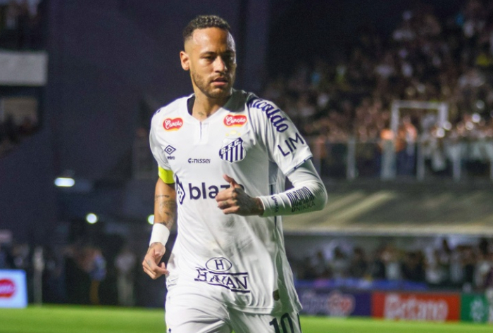 不装了，内马尔突爆争议言论！施压安帅，球迷：还是别耽误队友了