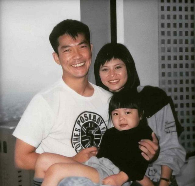 63岁元彪罕见露面,精神饱满似40岁,或复出帮好友录综艺