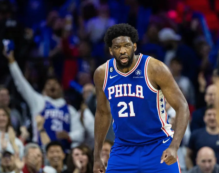 乔尔·恩比德就是这样一位球