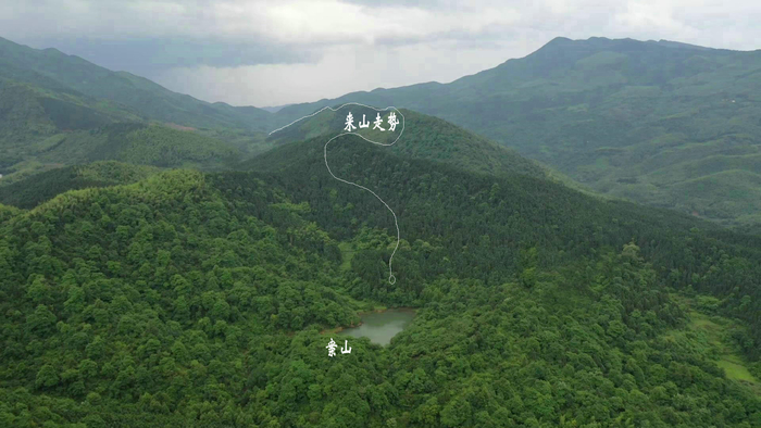 湖南回龙山上好风水,老蚌吐珠形