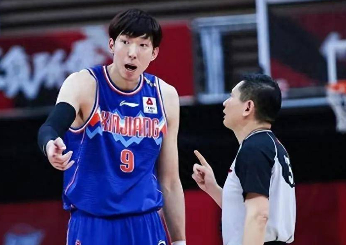 周琦的腰伤对于广东男篮来说是个噩耗,他们刚刚送走了赵睿