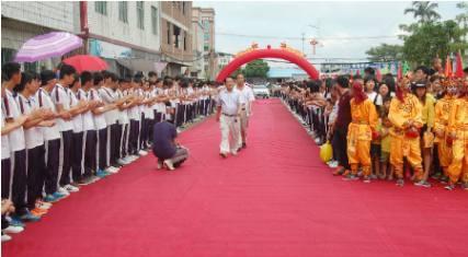 中国人口最多的村_中国人口最多的村子,全村人一个姓,人口数量相当于一座县