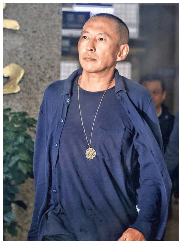 12月21日,女星白冰冰在社交账号上也是曝光了导演钮承泽的近况.