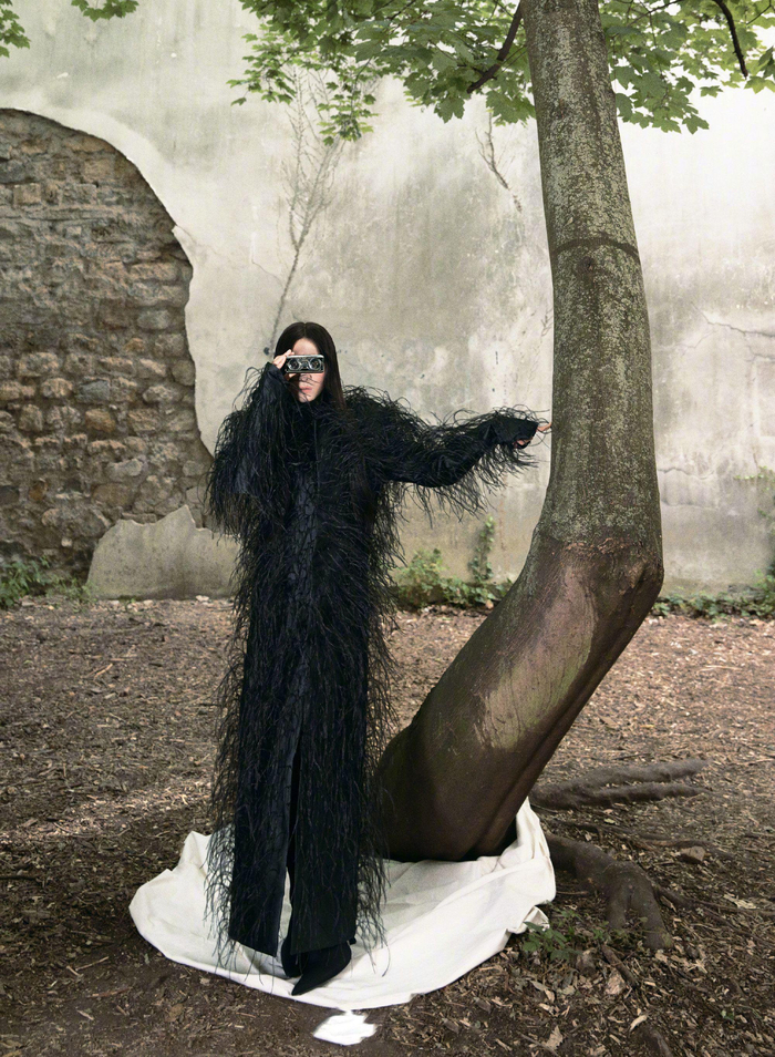 宋佳解锁《卷宗wallpaper*》杂志八月刊封面__财经头条