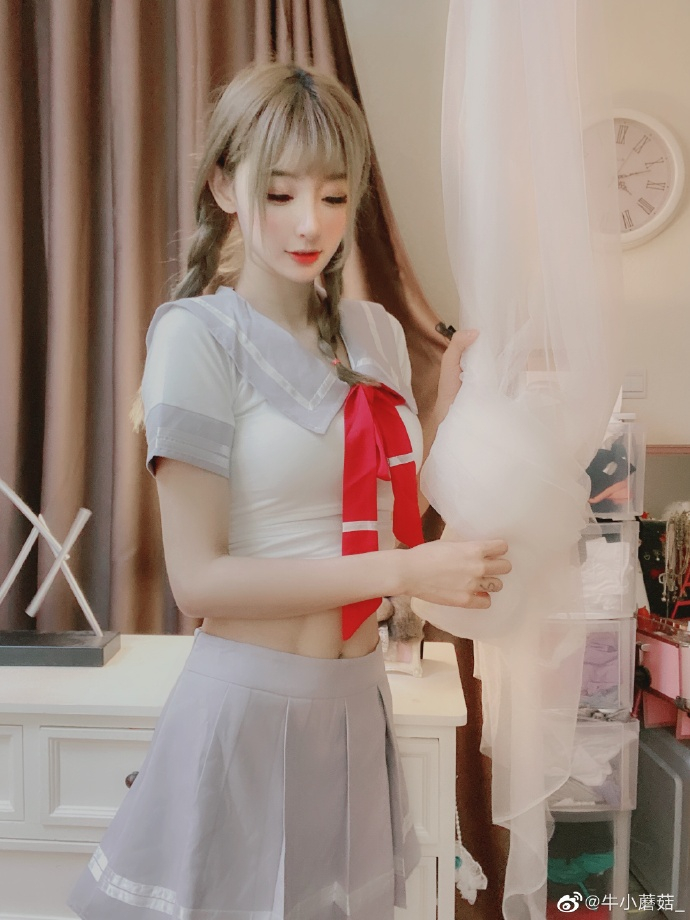 网红美女牛小蘑菇迷人写真美照真好看
