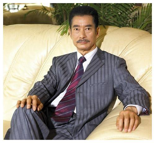 当目睹"大侠专业户"高雄饰演的"霍恩第"出场时,尽管赵文卓的"大侠"的