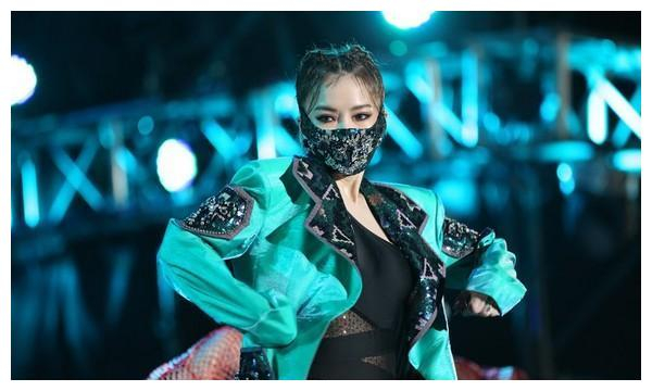 时隔四年第三度登红白舞台谢金燕保证与跨年不同