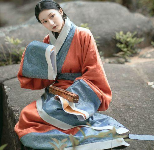 汉服形制探析:传统服饰的演变与魅力|下裙|衣裳|袍服|深衣|道袍_新浪新闻