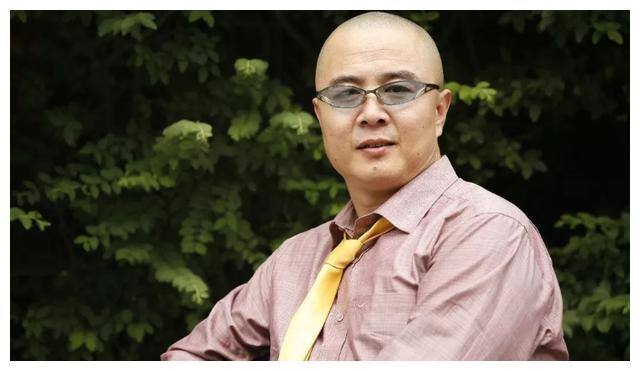 "第二任"唐僧扮演者徐少华,穿袈裟县城走穴,简陋场地显心酸!