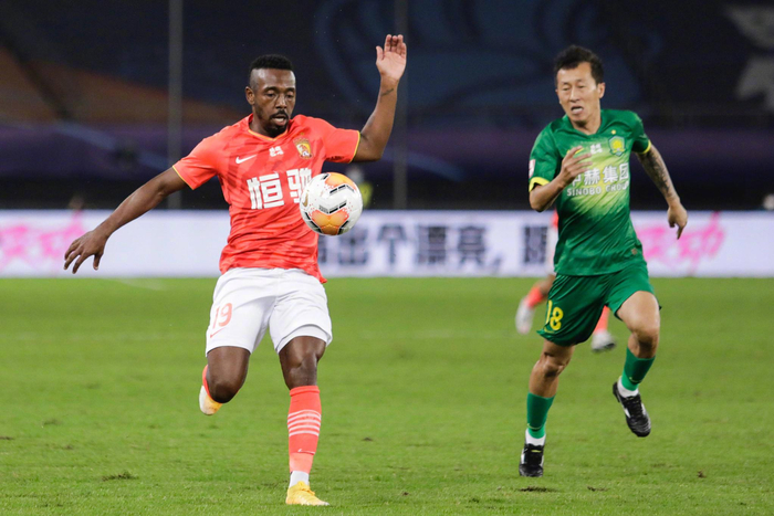 保级与争冠形势愈发紧张