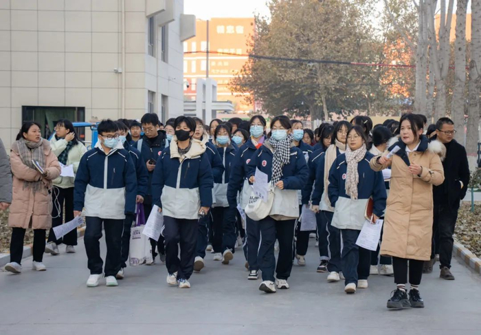 十余个省份师生齐聚衡水十三中|衡水|师生|学子_新浪新闻