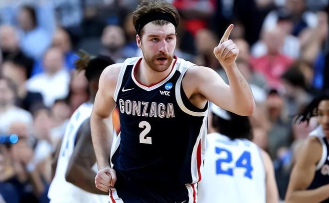 深度解析湖人NBA录像战术演变与球员表现提升的幕后真相