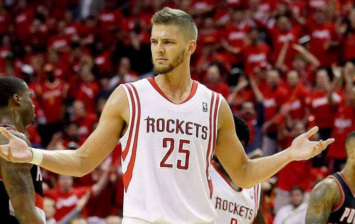 帕森斯,全名钱德勒·帕森斯,是一位拥有高薪合同的nba球员.