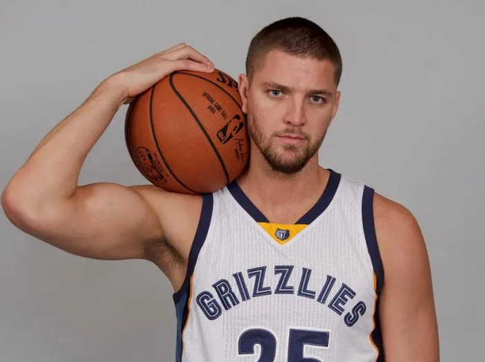 拿着高薪,天天养伤|帕森斯|诈骗犯|高薪_新浪新闻