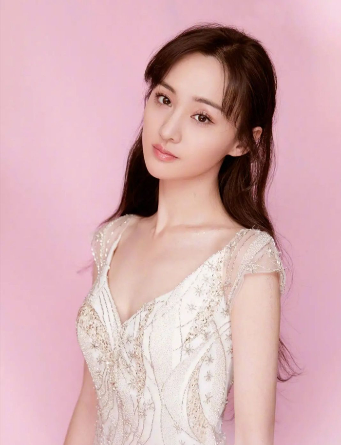 影视明星郑爽写真合集:清新脱俗,美丽动人!