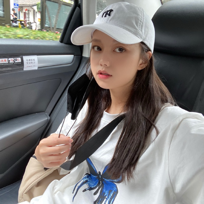 网红美女模特陈思宇迷人写真美照好可爱