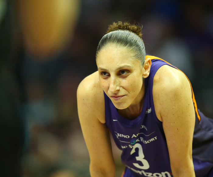 wnba历史第一位达成万分的球员,绰号女乔丹的陶乐西|陶乐西|乔丹|绰号