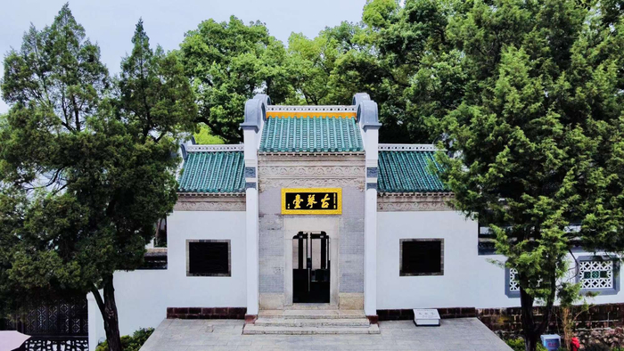 江山美,烟雨遥(武汉古琴台景区)