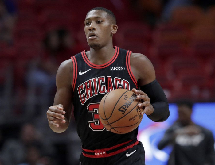 还来得及吗公牛队小将小琼斯右手食指骨折又要休息2个月