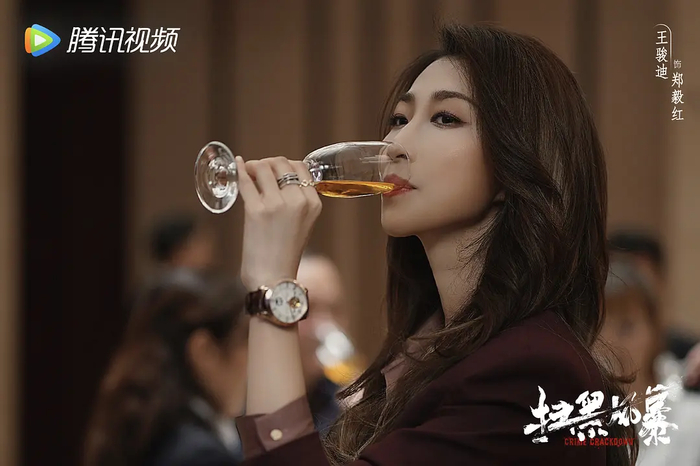王骏迪新片上映，丈夫孙红雷为她做出了怎样的选择？|王骏迪|孙红雷|海洋传奇|电影|大姐_新浪新闻