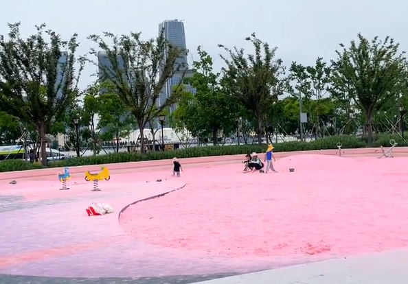 遛娃拍照上海市区也有沙滩可以玩徐汇的在这里