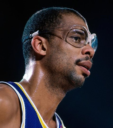 贾巴尔生涯六冠却只有2个fmvp,无法成为历史第一人的关键所在