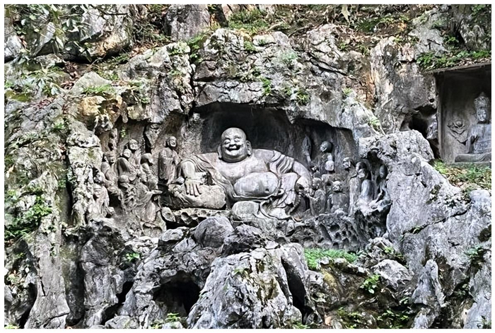 拥有近两千风雨的灵隐寺，供奉着神秘牌位，观之令人心生澎湃