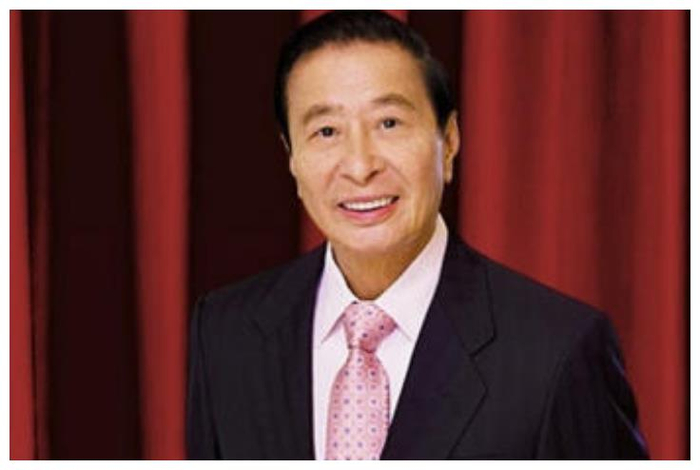 李兆基给儿子取名李家诚，李嘉诚给孙子取名扳回一城，不愧是首富