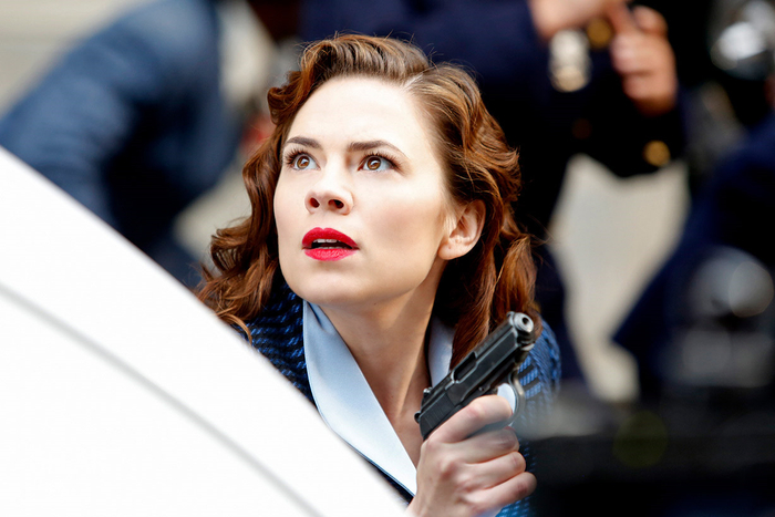 在滂薄乐声中展开的《碟中谍6》,由凡妮莎·柯比饰演格外神秘的"白