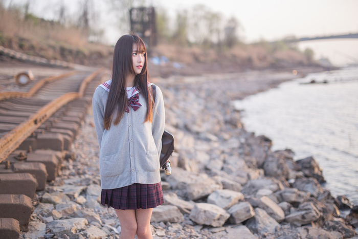 长发甜美可爱美女户外清纯秀气唯美写真