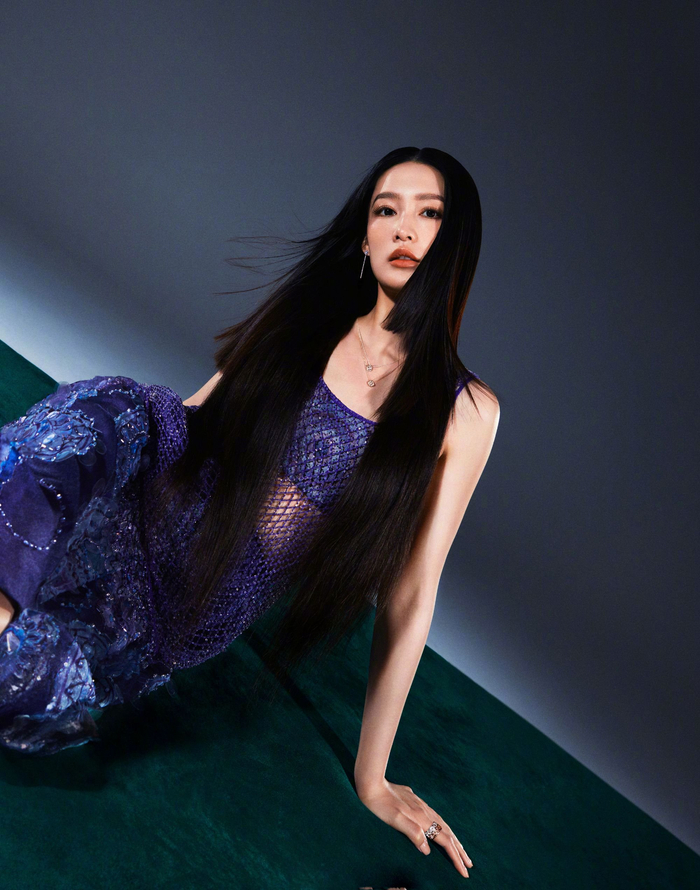 李沁登上madame figaro中文版六月刊封面