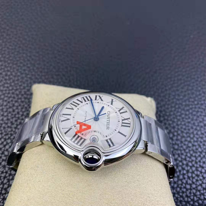 老陈表业:评测卡地亚蓝气球全新升级表壳打磨细节处理再一次升级