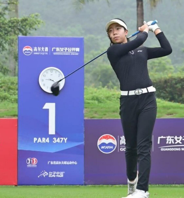 恭喜刘国梁!14岁女儿斩获亚军一鸣惊人,长得和父亲一模一样